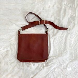 FRANCOMARTINI® MEN'S VINTAGE LEATHER CROSSBODY MESSENGER BAG.